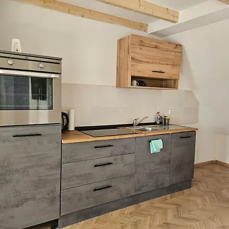 Apartment Rooftop Retreat *